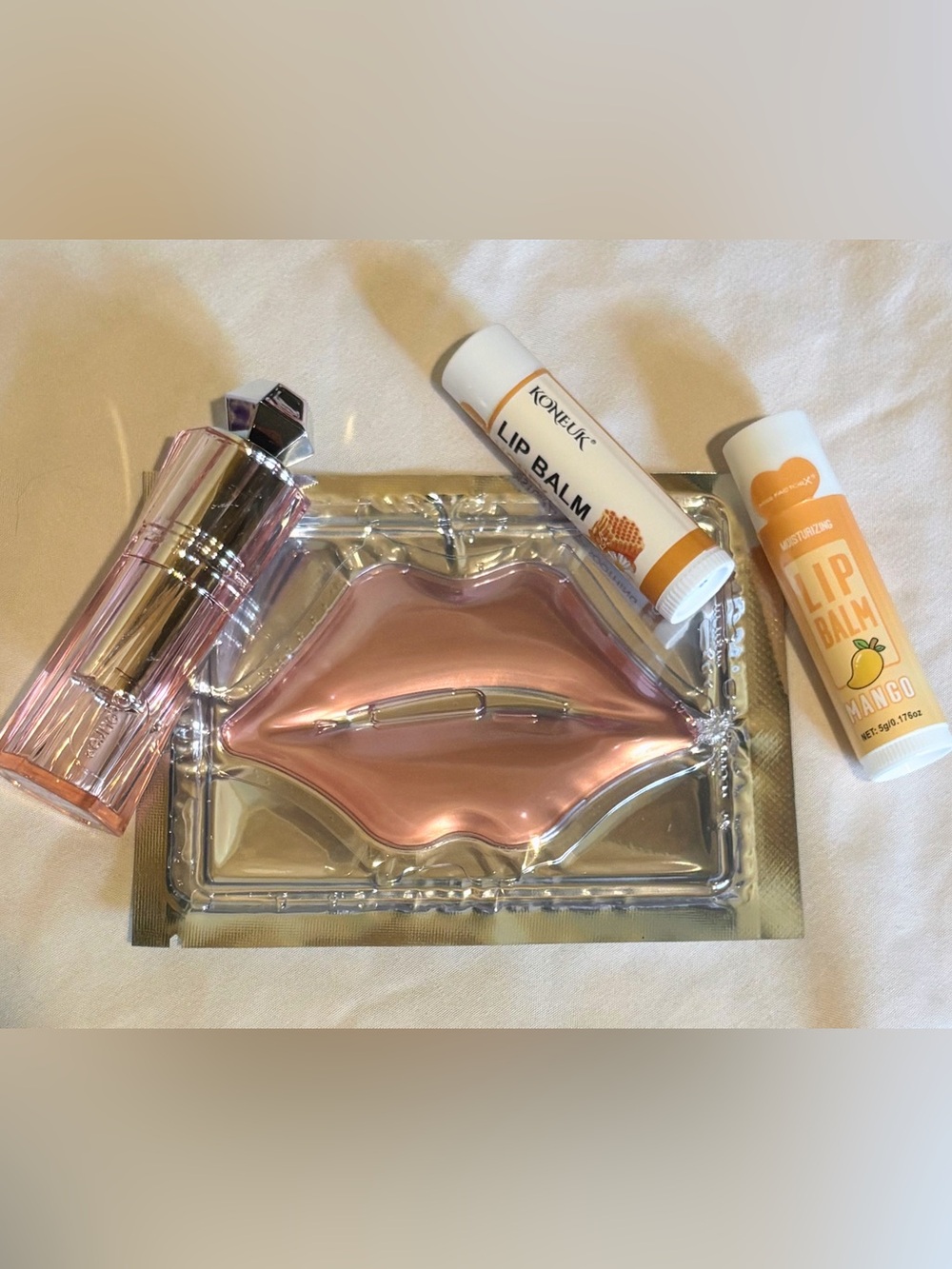Lip-Shaped Hydrating Mask w/Glow Up & Flavored Balms
